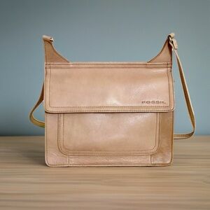 Fossil Tan Leather Crossbody Bag with Organizer Compartment